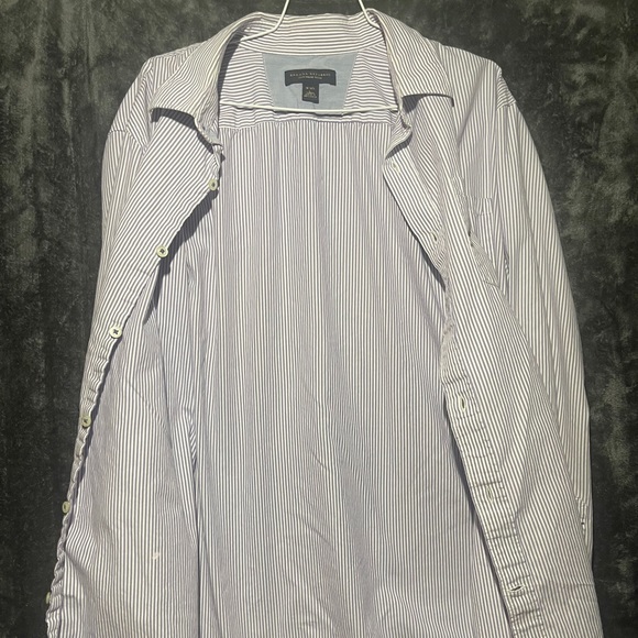 Two Banana Republic Button Up Shirts - Picture 9 of 10